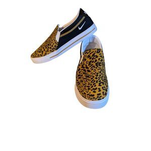 Nike Court Legacy women's slip on 8.5